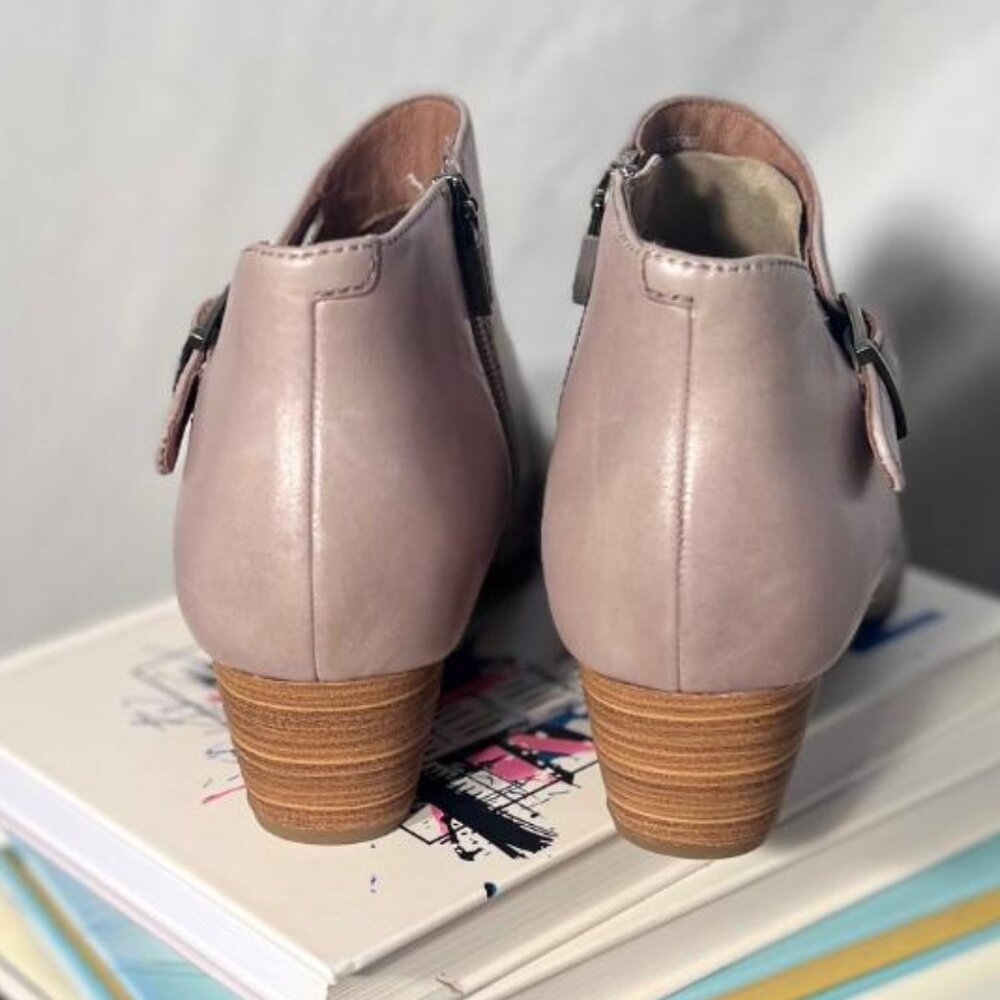 NWOT Dansko Darbie Buckle Ankle Booties in Stone - Size 7/37 - Picture 5 of 8